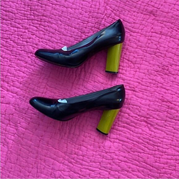 Marc Jacobs Black and Yellow Statement Heels, US8 - Picture 4 of 13